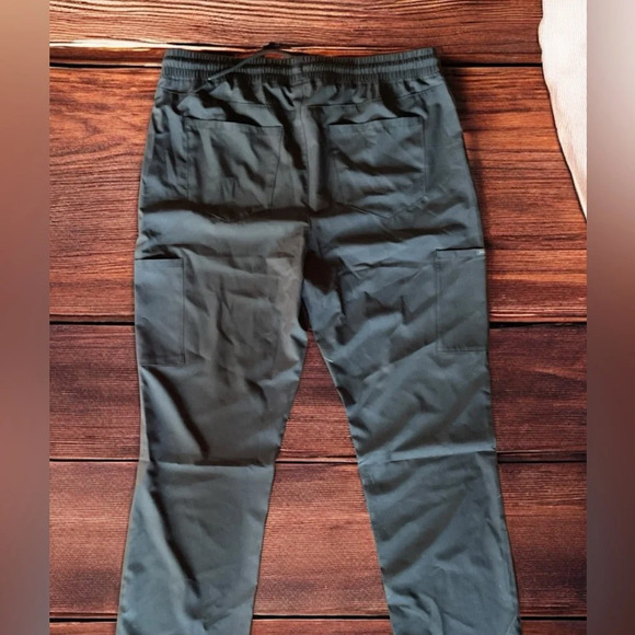 Jaanuu NWT scrub pants - XL (E1) - Picture 2 of 4